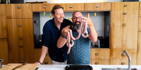 Duitse curryworst met zuurkool en currysaus | Lekkere Track