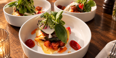 Het recept van onze chef-kok Ramon Brugman voor open lasagne met gehakt, bechamel en geitenkaas
