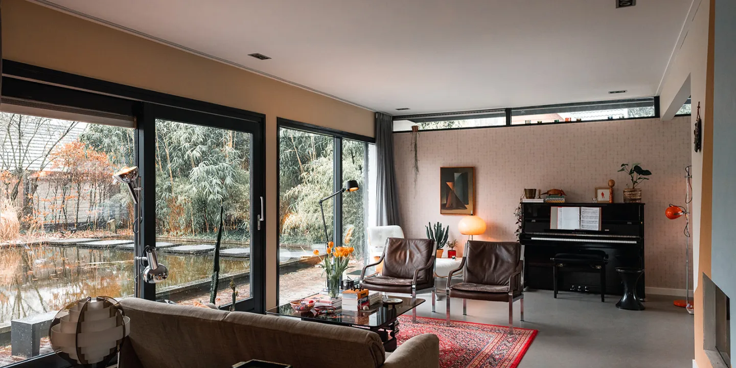 Jaren 70 familiehuis in Heerenveen met passie voor design en natuur ...