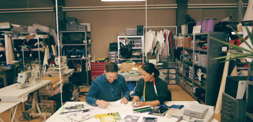 Ontwerpersduo Pascal Mulder en Ratna Ho in hun atelier in Arnhem | Foto: Al Hajem