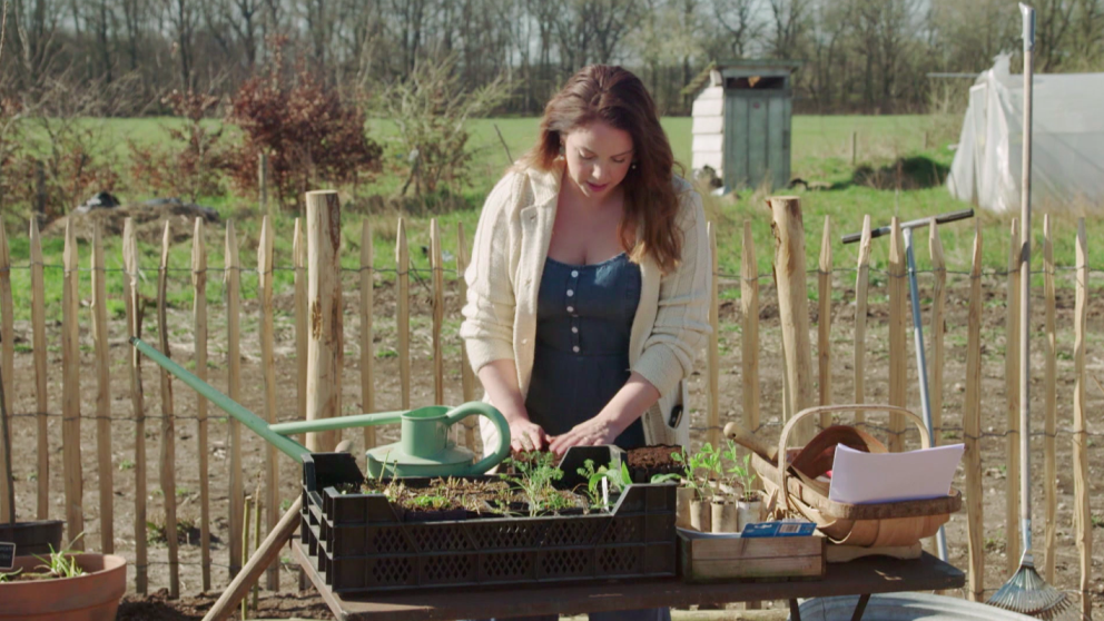 Anne is aan het zaaien | Still uit de uitzending