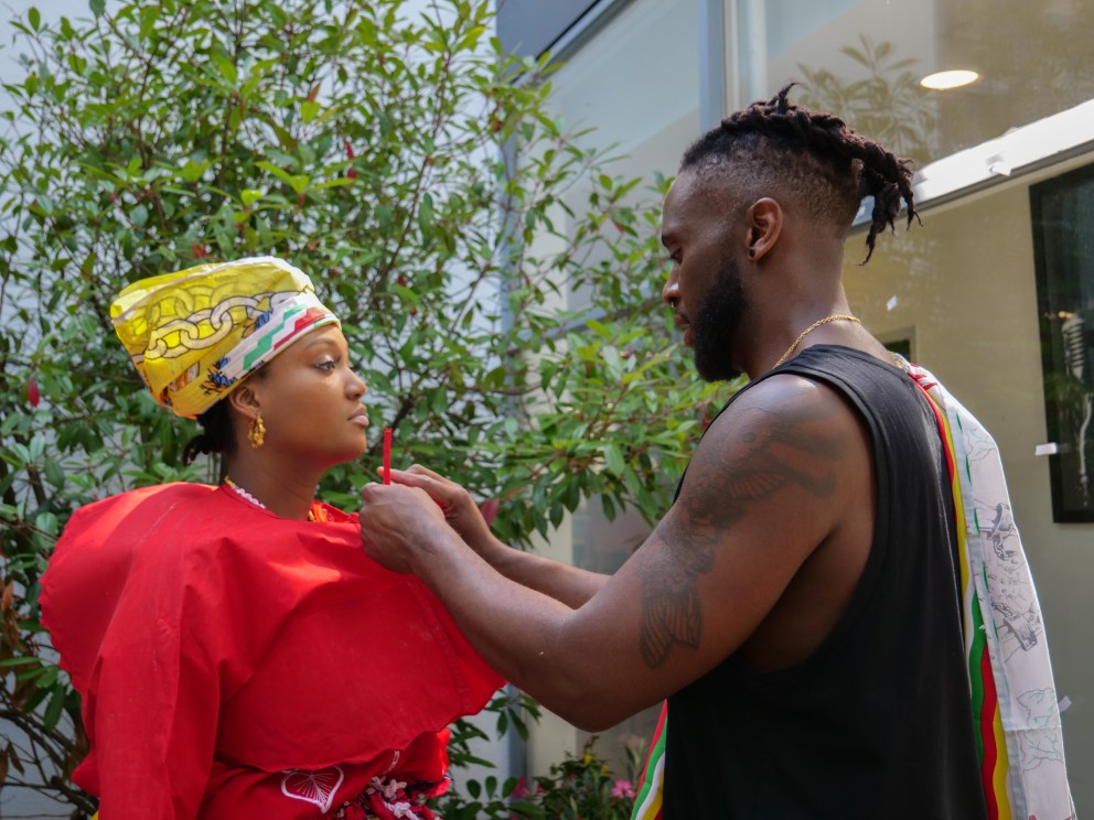 Aantrekken van een koto