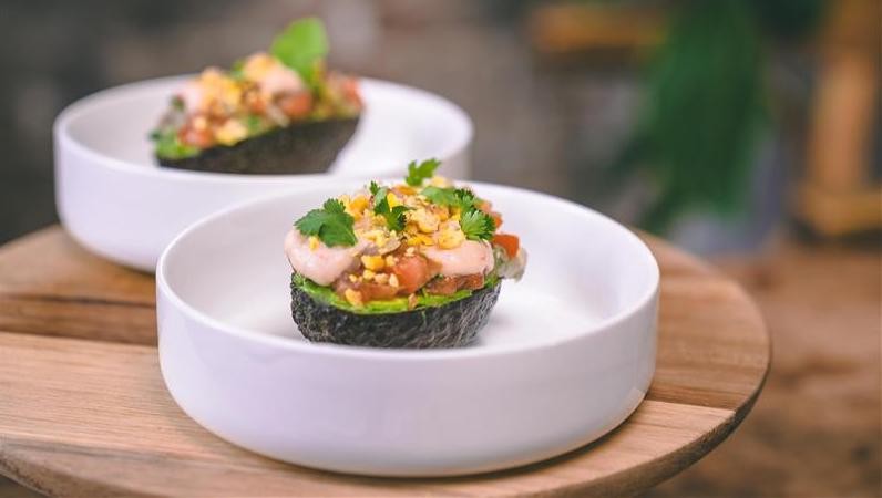 Gevulde avocado met frisse salsa recept