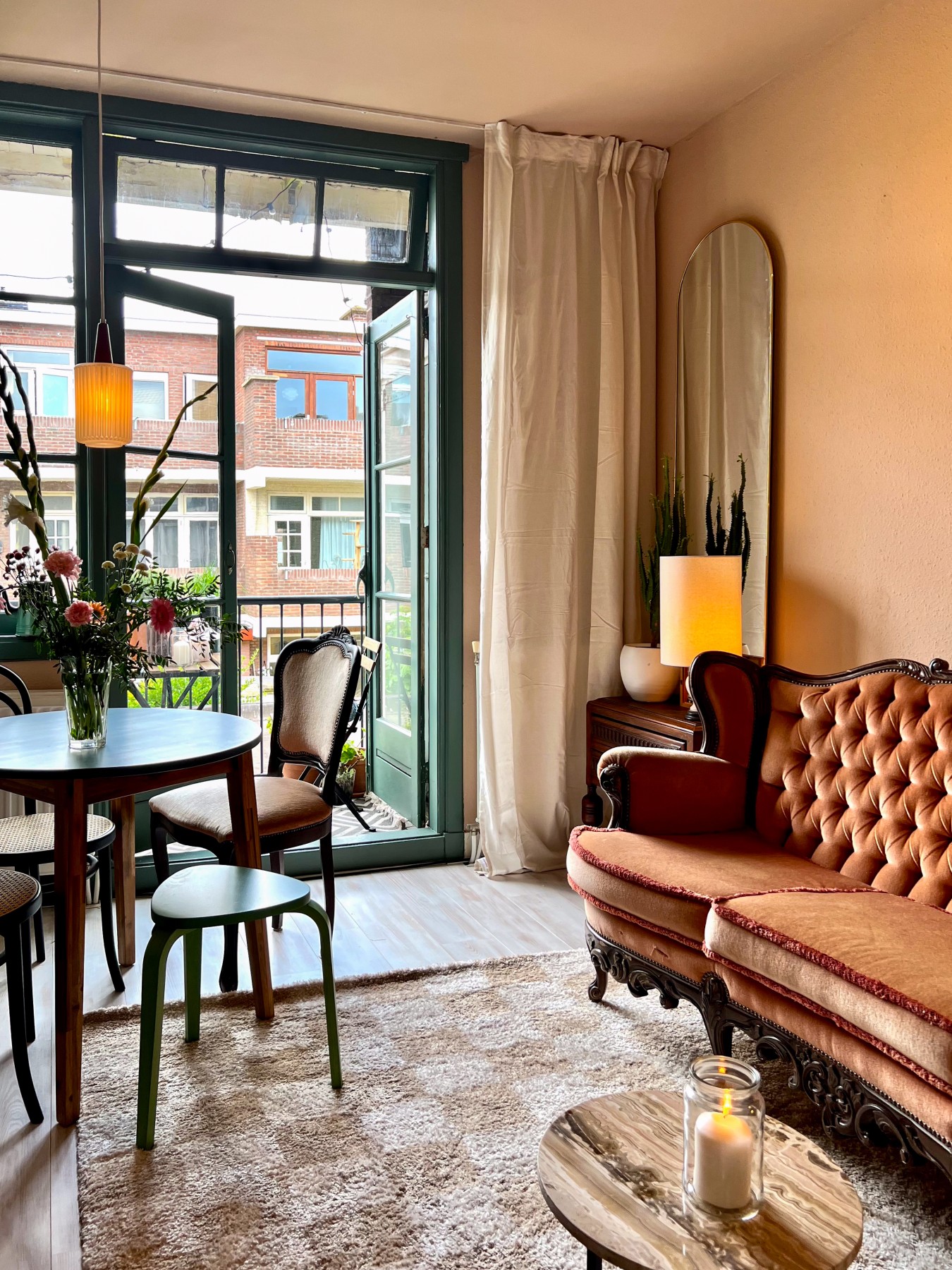Sfeervol vintage appartement met gedempte kleuren in Den Haag ...