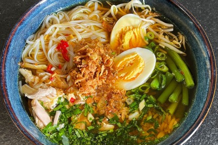 Ramon Brugman's Indonesische recept voor Soto Ajam met een gekookt eitje