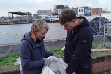 Een machine om plastic uit het water te halen