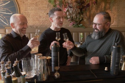 Ramon proeft graanjenever en gin volgens oud familierecept