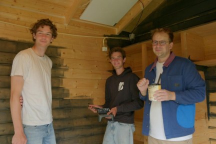 Theo-Bert geeft dit tuinhuisje meer kleur