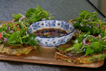 Koreaanse Buchimgae met heerlijke salade