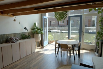 Creatief huis met uitzicht op de Amsterdamse haven