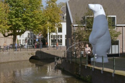 De Pissende IJsbeer in Amersfoort