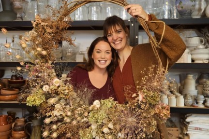 Zo maak je een kerstkrans met droogbloemen