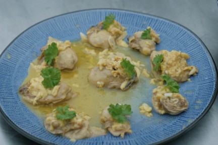 Alain maakt heerlijke oesters uit Yerseke