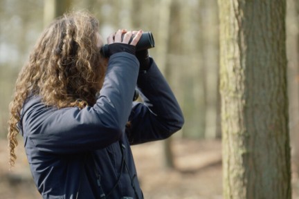 Natuurgids Marlies spot spechten op Landgoed Beerschoten