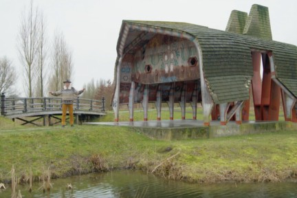 De kunstbeschilderde Wood Chapel in Utrecht