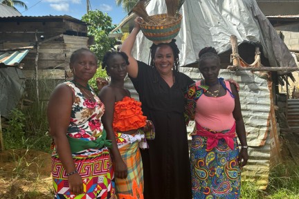 Sharon met Marronvrouwen