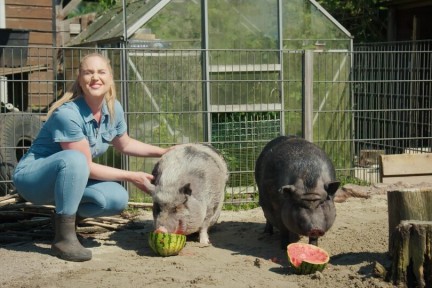 Mariska geeft dieren die het moeilijk het hebben een warm thuis