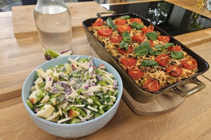Snelle pastaschotel met blauwe kaas en paddenstoelen
