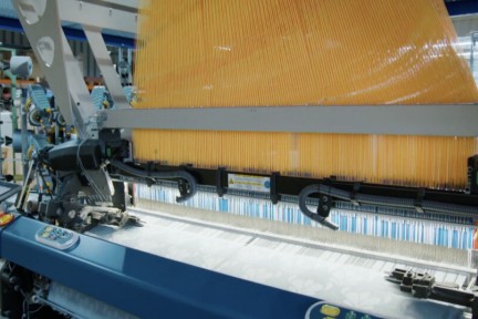 Duurzame lifestyle expert Marieke ziet in Enschede hoe Annemieke een missie heeft om met haar stoffenweverij de textielindustrie duurzamer en lokaler te maken. Zo komt een oud ambacht terug naar de textielstad.