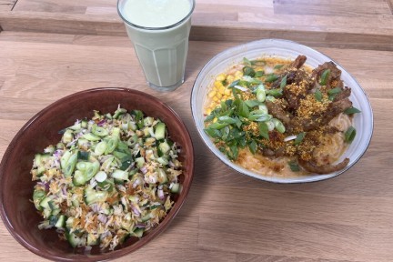 Rode currysoep met oesterzwammen in krokant jasje