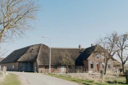 Een herbouwde boerderij in Herpt