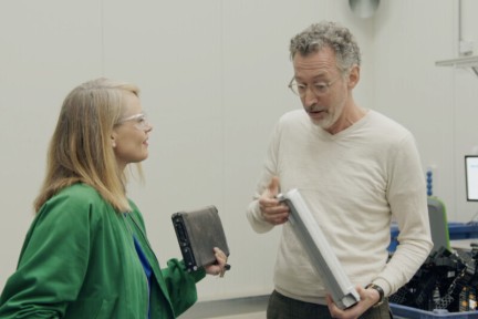 Marieke Eyskoot ziet wat ze met kapotte fietsaccu’s doen