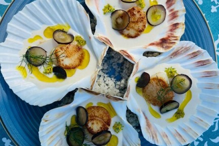 Coquilles met een frisse ajo blanco