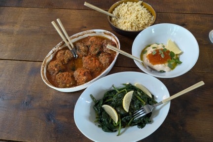 Grieks tarama salata horte en keftedes