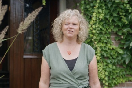 Margot voor casa de Pauw