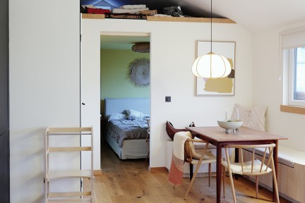 Binnen in Tiny House Westpark in Groningen