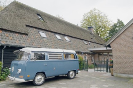 Boerderij met prive discotheek