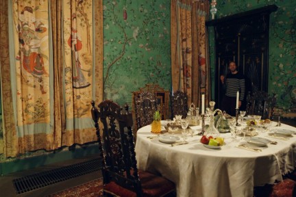 Architectuurhistoricus Valentijn Carbo gaat op ontdekkingstocht in kasteel Heeswijk