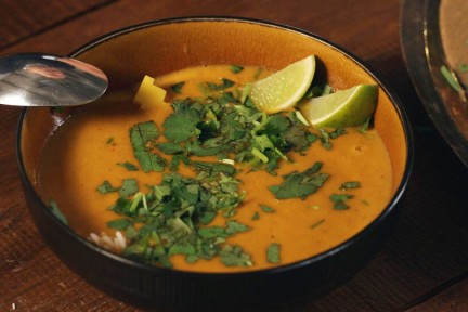 Mulligatawny soep en parelhoen