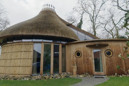 Hans bouwt slakkenhuizen in Silvolde