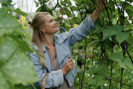 Ninon steekt veel liefde in haar moestuin