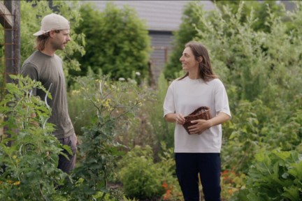 In Boskoop toveren dertigers Floor & Bas een oude kwekerij om in een eetbare tuin voor mens en dier