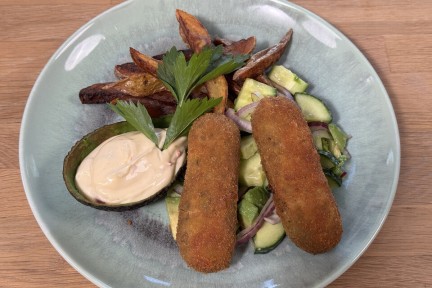 Antilliaanse kroketten met frietjes en pittige Madame Jeanette-mayo