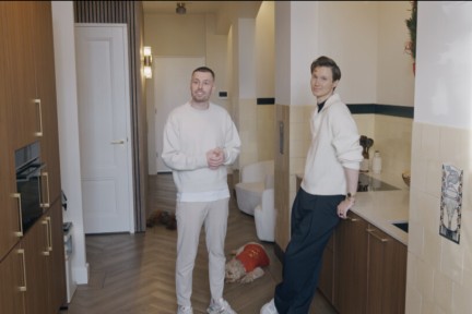 Maarten en Jeroen in hun huis