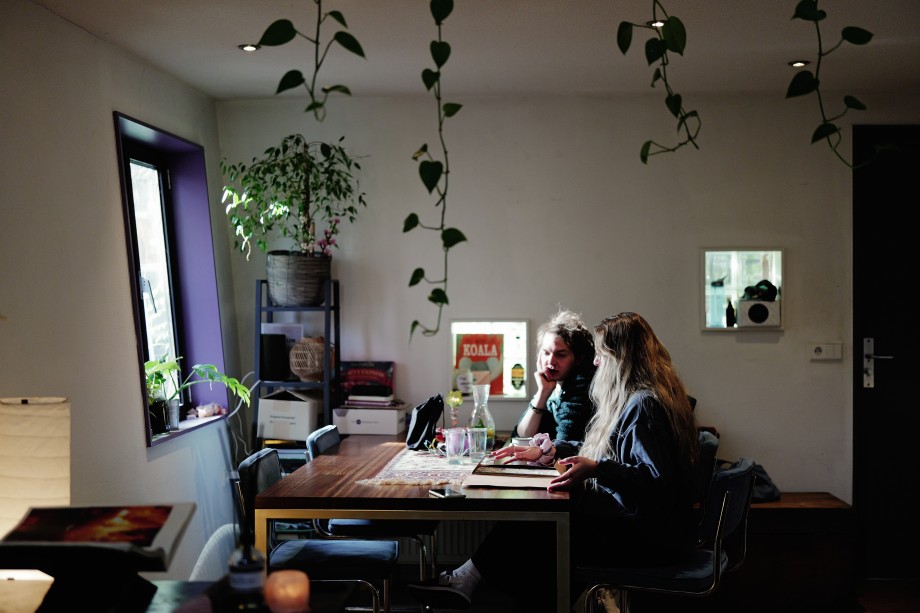 Halve kubuswoning met een jaren 70 gevoel | Fotografie: Marjon Lukje