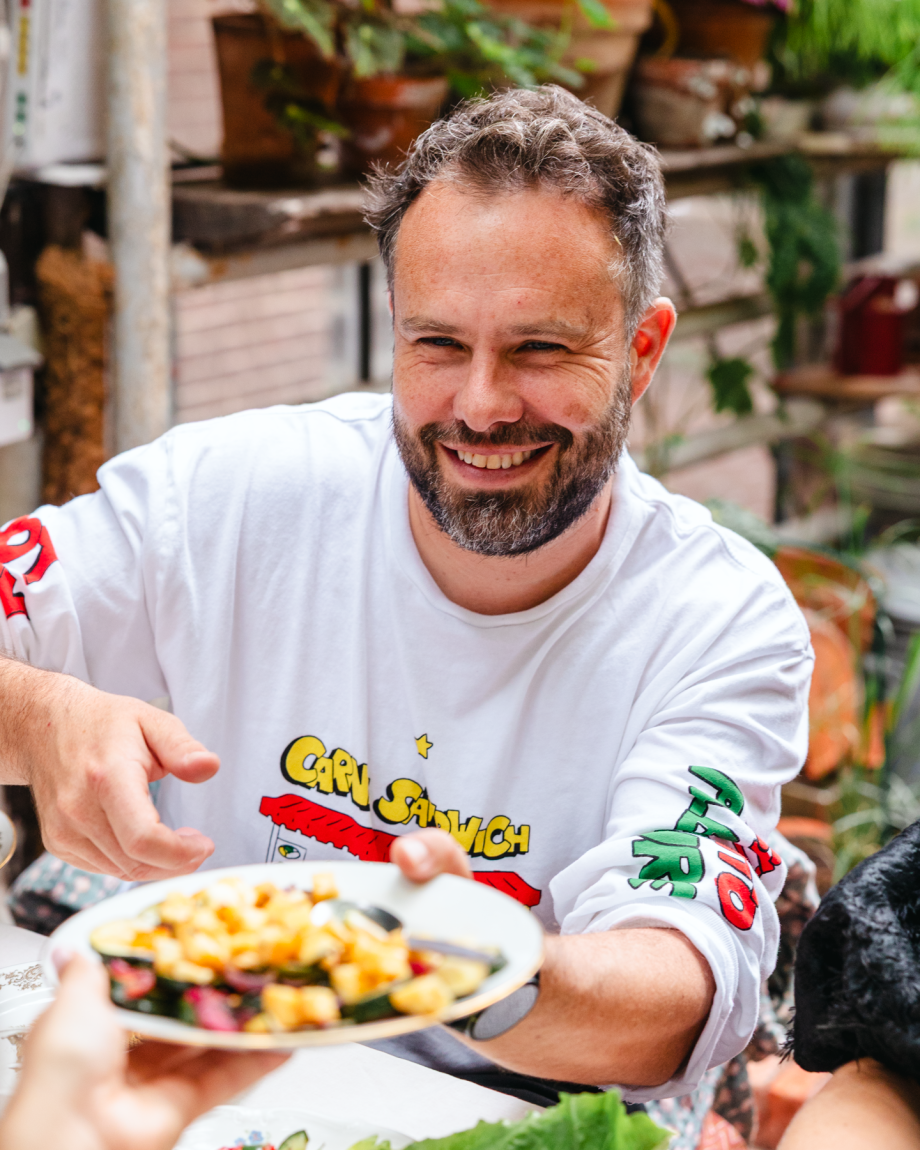 Samuel Levie aan het werk in de keuken | Foto: Samuel Levie, Foodcabinet