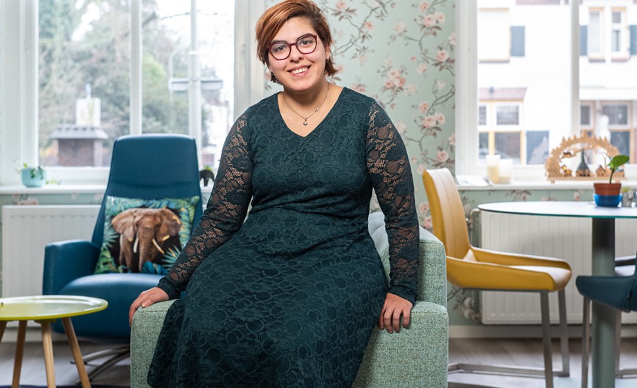 Rubina (23), facilitair medewerker | Foto: Marjon Lukje