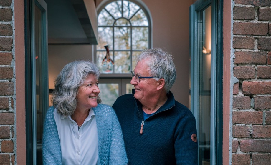 Klaas en Diane in hun kerk | Foto: Sheena Schouwink