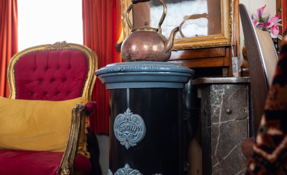 Het kacheltje in de woonwagen | Foto: Marjon Lukje