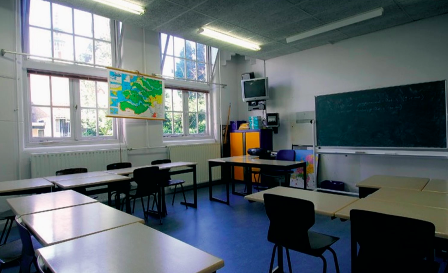 De oude klaslokalen in het gebouw