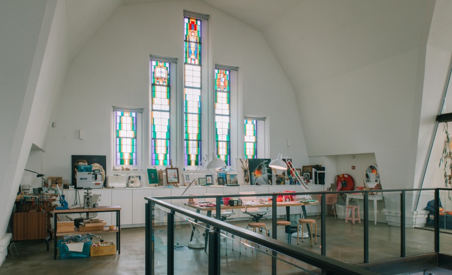 Creatief knutselen en tekenen in de nok van de kerk | Foto: Sheena Schouwink