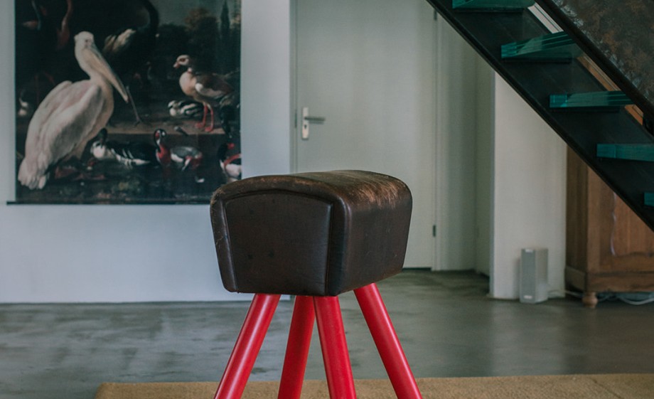 Speelse attributen in het huis | Foto: Sheena Schouwink