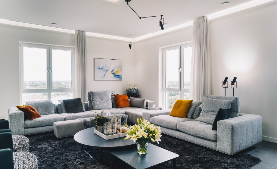 Voldoende ruimte voor de vier bewoners en hond | Foto: Marjon Lukje