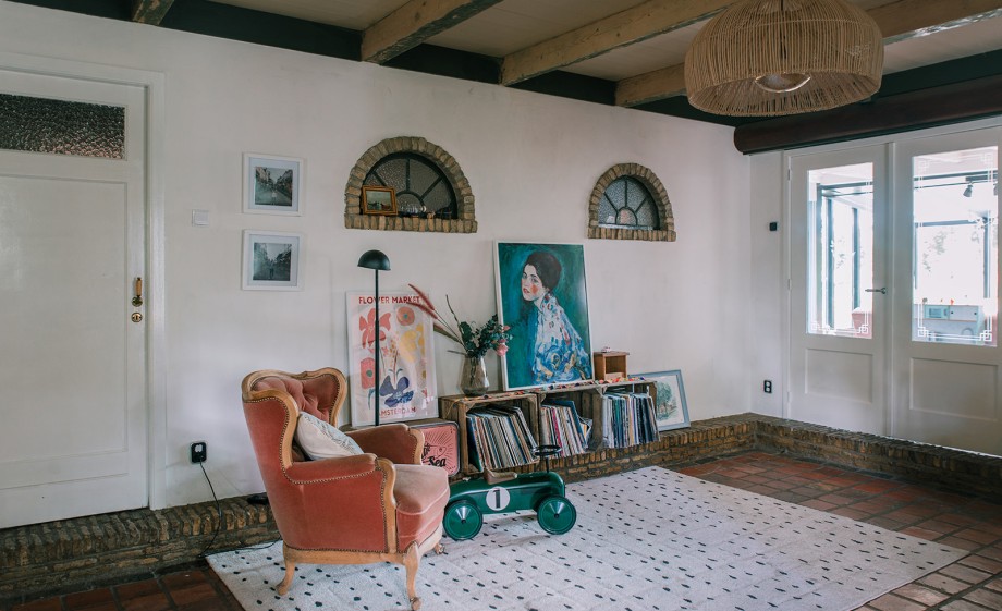 Veel hoogteverschillen in huis zorgen voor leuke plekjes | Foto: Sheena Schouwink