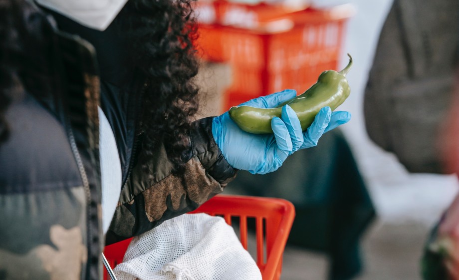 Je kan groenten goed bewaren in een luchtdoorlatend zakje of tasje | Foto: Pexels