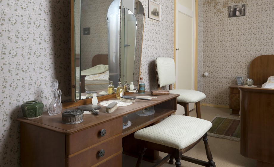 Slaapkamer ameublement jaren '50 | Fotografie © Arjan Bronkhorst